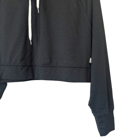 vuori Halo Crop Funnel Neck - Picture 7 of 13